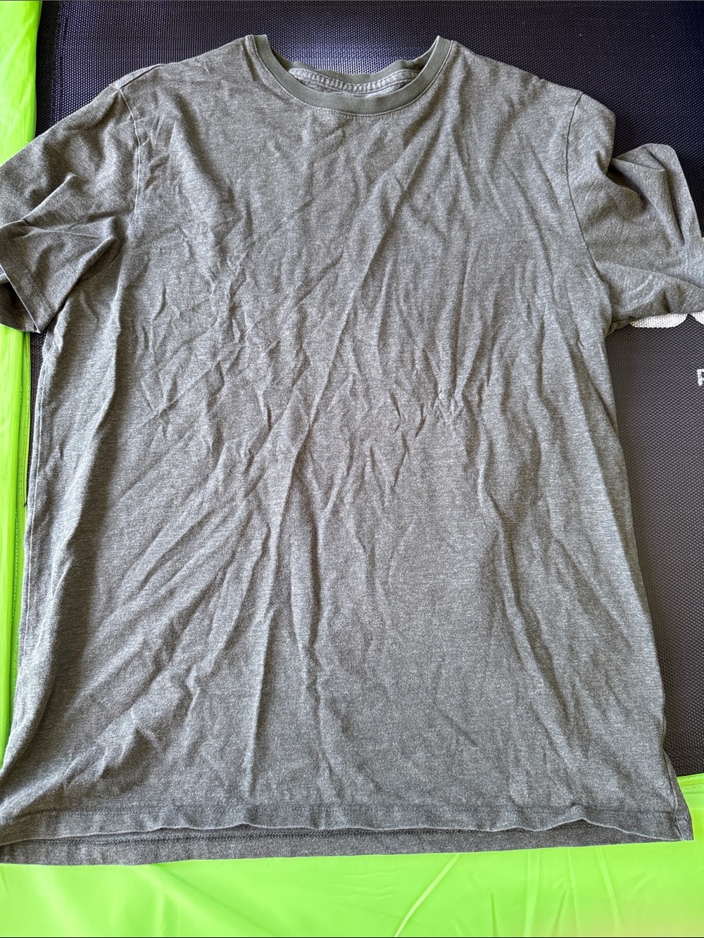Bombas Medium Classic Men's Olive Green Crew Neck T-Shirt